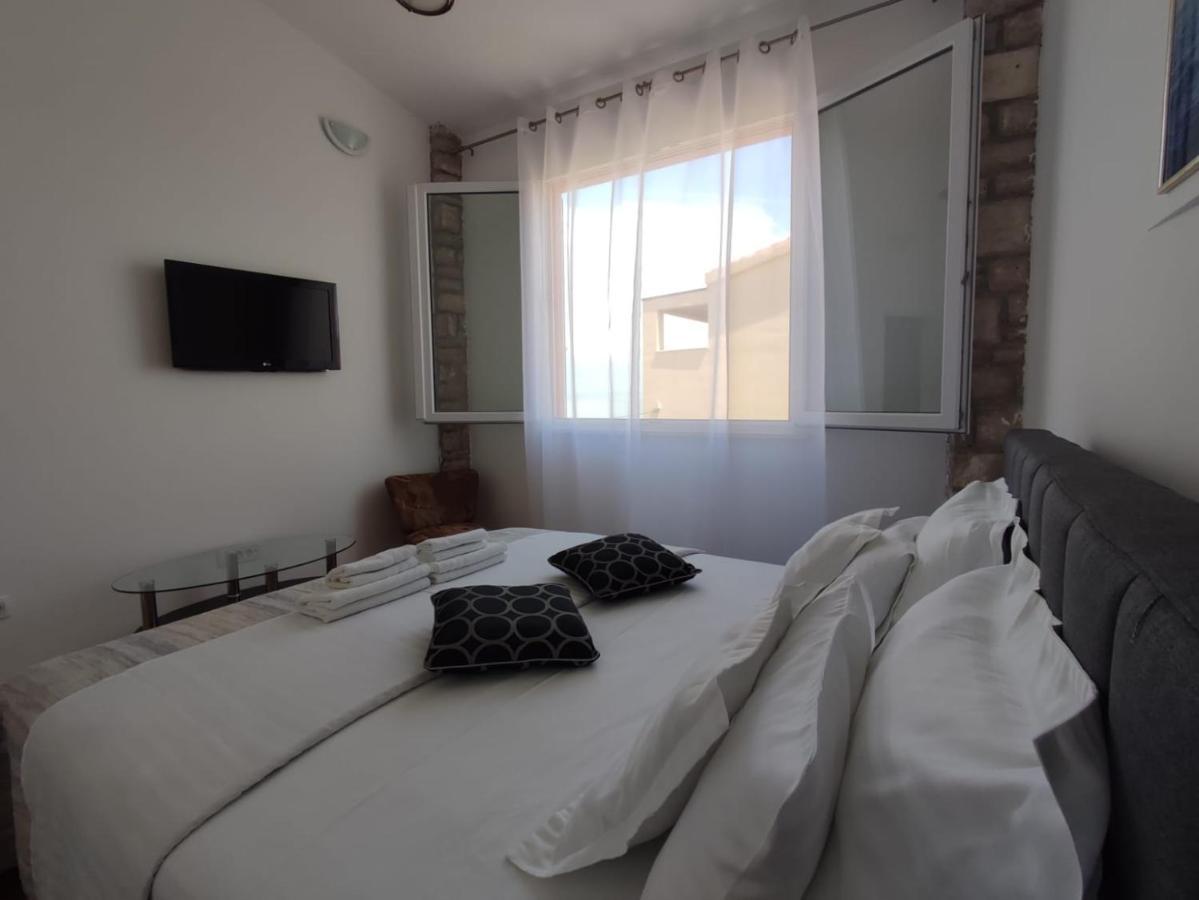 Apartment Sandrica Stomorska Eksteriør billede