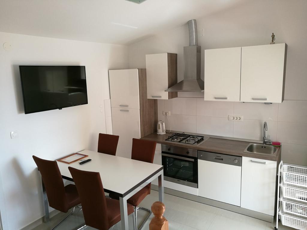 Apartment Sandrica Stomorska Eksteriør billede